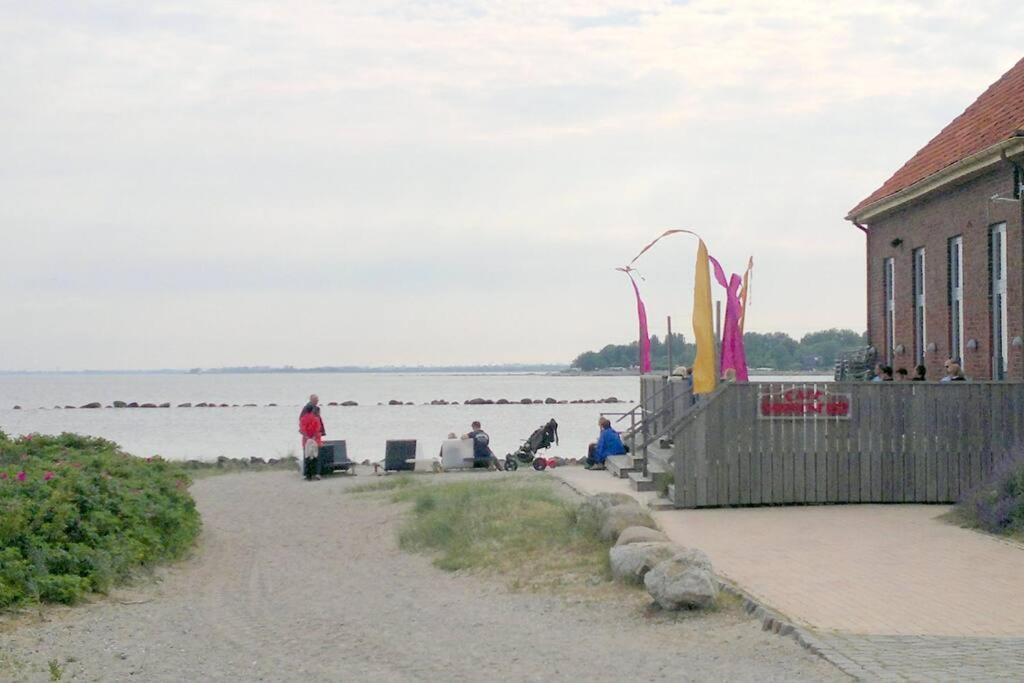Burgtiefe Suedstrand Meerblick Meerzeit